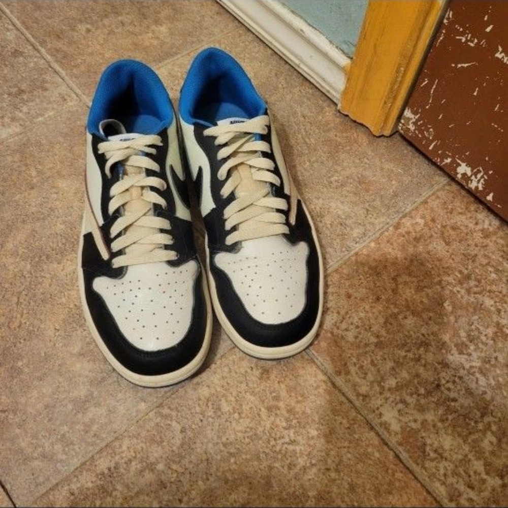 Men's Black and White Sneakers